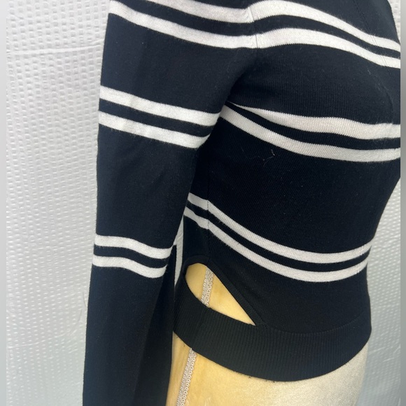 Women's Guess Black and White Striped Cropped Long Sleeve Cropped Sweater Size S - Picture 4 of 11